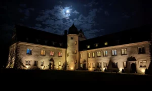 Schloss Buchenau bei Nacht