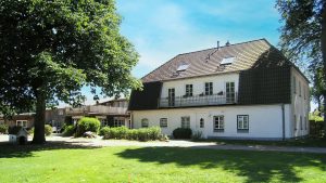 SeminarhausPartner.Blog - Seminar- und Ferienhof am Klint im Sommer - Außenansicht