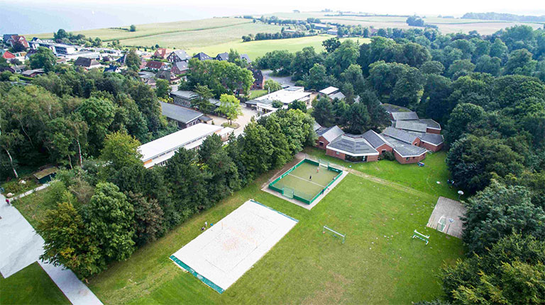Ferienanlage Schönhagen - Luftansicht über Gelände